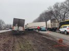 На Криворізькому шосе поблизу Дніпра сталися 3 ДТП, в яких зіткнулися 7 автомобілів