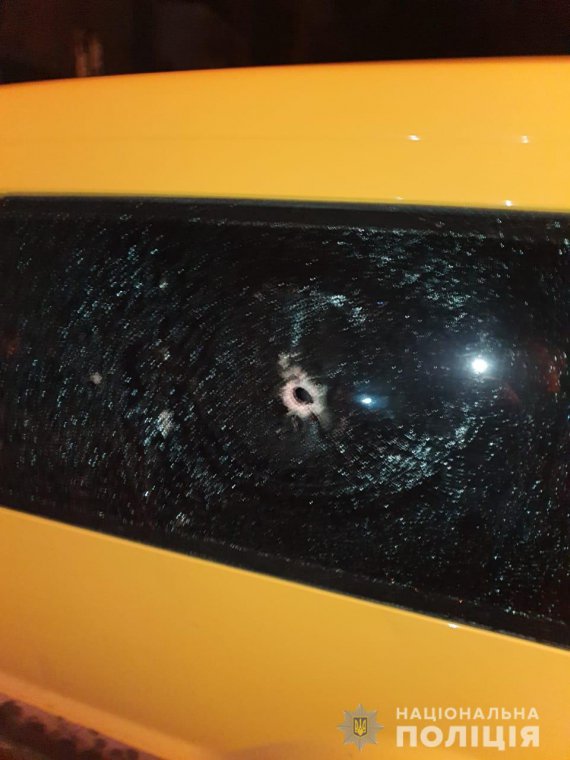 У Одеси   троє зловмисників обстріляли та викрали автомобіль інкасаторів з грошима. Нападників затримали