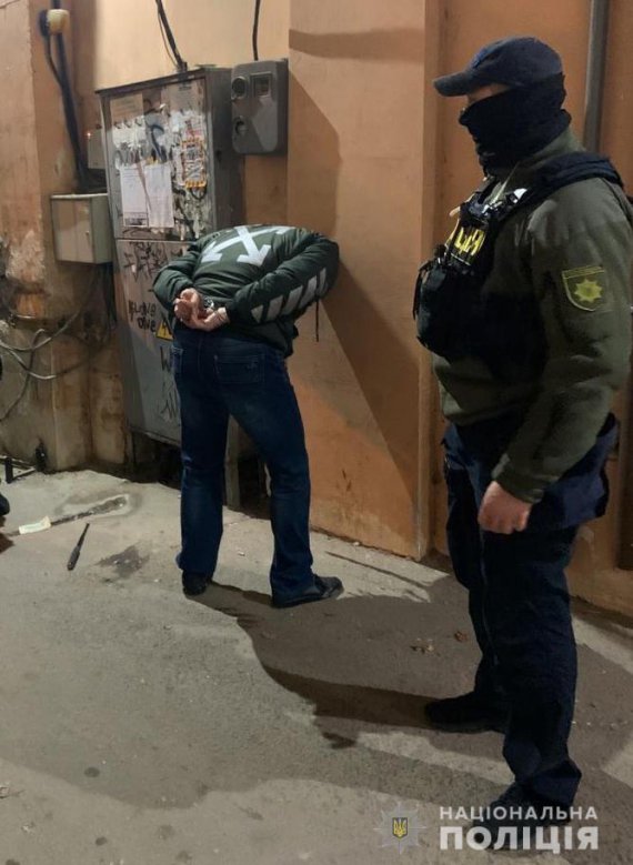 Поліція викрила злочинну групу, яка вчиняла розбійні напади на мешканців Одеси. Інформаторами злочинців були повії