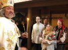 10 приемных детей и их родители, вся семья Гюрджян из Лисичанска крестились в Криворивне.