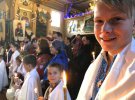 10 прийомних дітей та їхні батьки, вся родина Гюрджян з Лисичанська, охрестились в Криворівні.