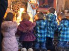 10 прийомних дітей та їхні батьки, вся родина Гюрджян з Лисичанська, охрестились в Криворівні.