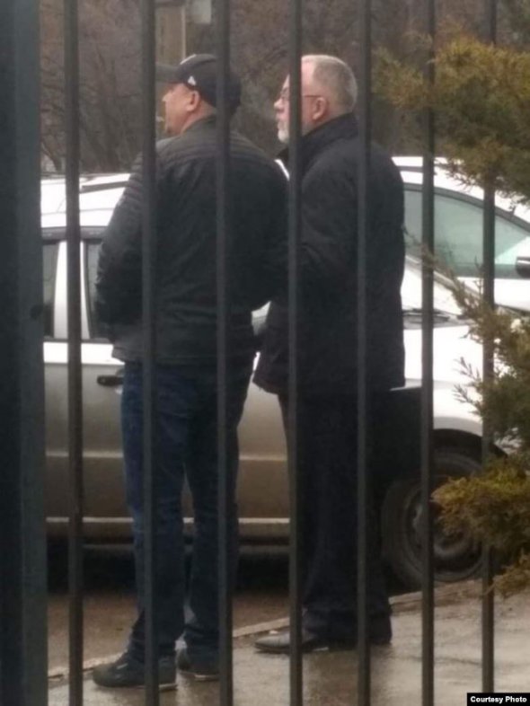5 лютого Дмитра Табачника помітили біля будівлі податкової в Сімферополі