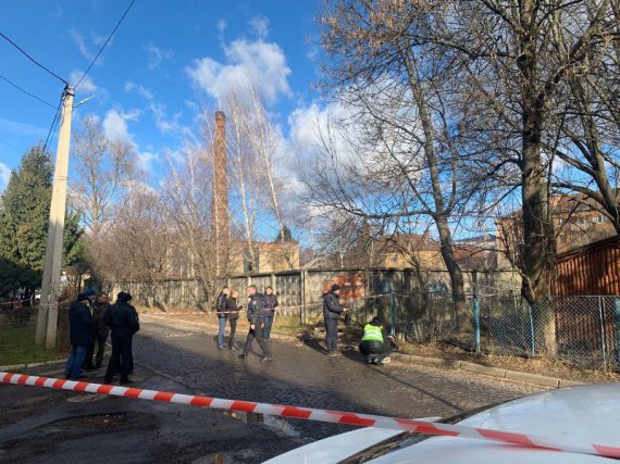 У Мукачеві серед вулиці сталася стрілянина. Двоє поранених