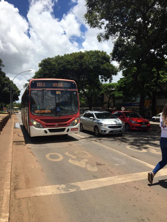 Проїзд в автобусі залежить від відстані і коштує від 50 до 80 гривень