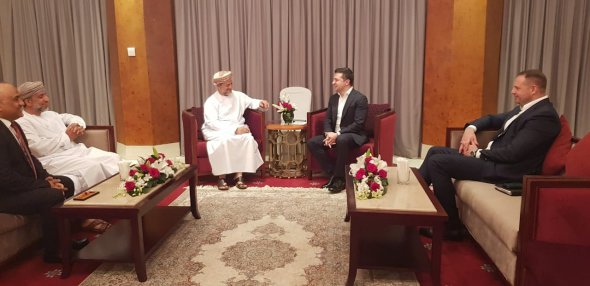 В Офісі президента говорили, що Зеленський поїхав в Оман із робочим візитом за власний кошт, згодом сказали, що він їздив на відпочинок