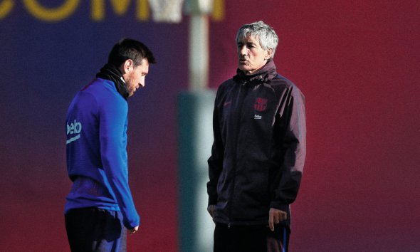 Капітан іспанської ”Барселони” Ліонель Мессі (ліворуч) стоїть поруч із головним тренером команди Кіке Сетьєном, якого призначили місяць тому. Фахівець сказав, що все життя мріяв тренувати такого футболіста