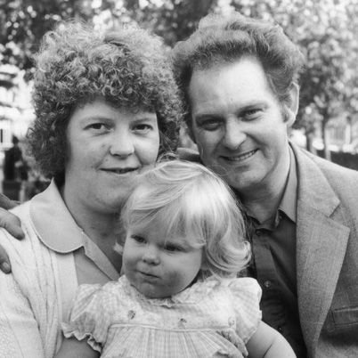 Луїза Браун з батьками