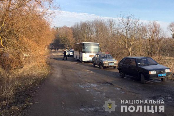 В Хмельницкой области исчезла 5-летняя девочка. Ребенка всю ночь искали более 200 полицейских