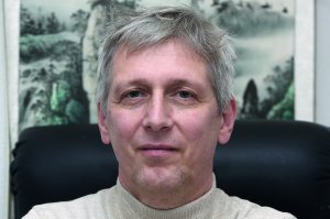 Адвокат родин Небесної сотні Павло Дикань: ”Влада переймається рейтингом. Її не дуже хвилюють реальні дії, справедливість. Без вироку видали Росії обвинувачуваних у смерті десятків людей. Порушили закон”