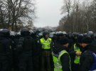 У Нових Санжарах люди вийшли на акцію протесту проти   українців та іноземців, які прилетіли з Китаю