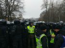 У Нових Санжарах люди вийшли на акцію протесту проти українців та іноземців, які прилетіли з Китаю
