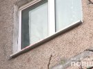 У Вінниці     затримали 29-річного  підозрюваного у вбивстві 19 – річного жителя Мурованокуриловецького району.  Зловмисник зарізав свого квартиранта, а потім    викинув його з вікна квартири на 7-му  поверсі