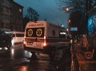В Днепре на остановке общественного транспорта на улице Титова произошла перестрелка. Есть раненые