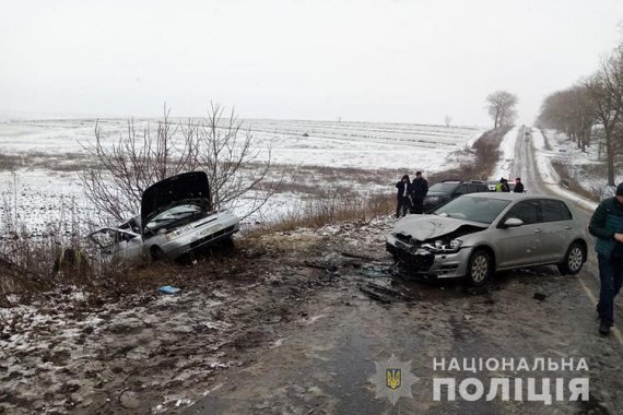 На Тернопільщині зіткнулися   ВАЗ-2110 та Volkswagen Golf. Загинув прокурор, який був пасажиром Жигуля