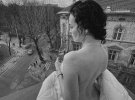Із фотографинею Сонею Плакидюк Даша зробила серію чорно-білих кадрів на балконі