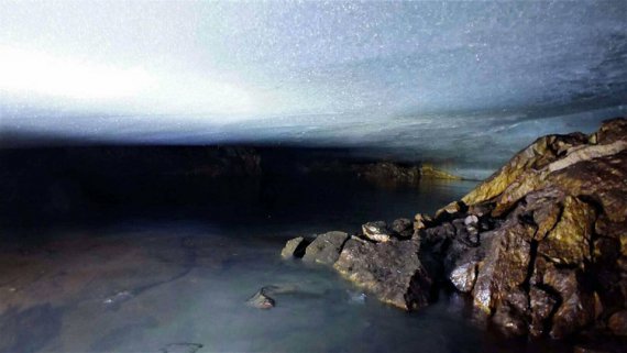 Самое большое  подледниковое озеро на острове Галиндез