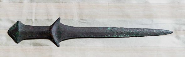 Показали, как выглядел один из древнейших мечей в истории