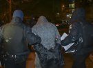 У Києві неадекват   розгромив під'їзд