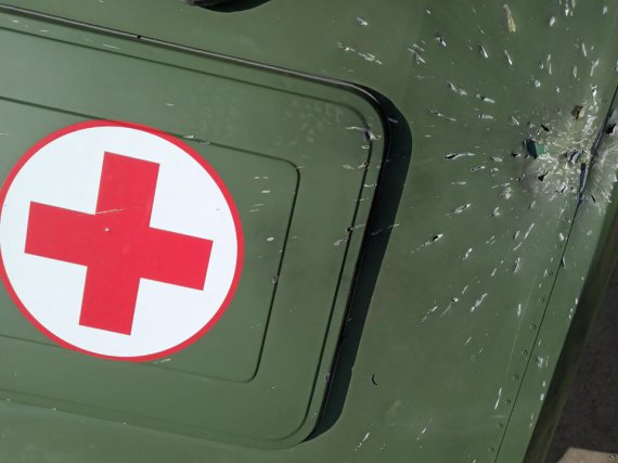9 марта российские оккупанты атаковали военно-медицинский автомобиль возле  Талаковки