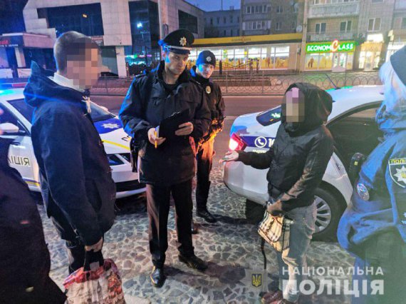 У Рівному з ювелірного магазину по вул. Соборній 33-річна мати 4-х дітей вкрала каблучку з діамантом вартістю 68 тис. грн