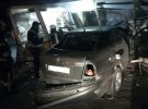 На Днепропетровщине водитель Skoda Octavia не справился с управлением и въехал в минимаркет. Два человека в тяжелом состоянии
