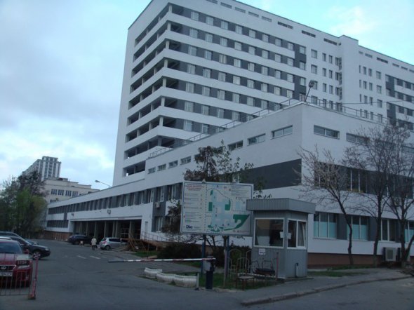 Пацієнт випав з 12 поверху лікарні на вул.Професора Підвисоцького, 4А