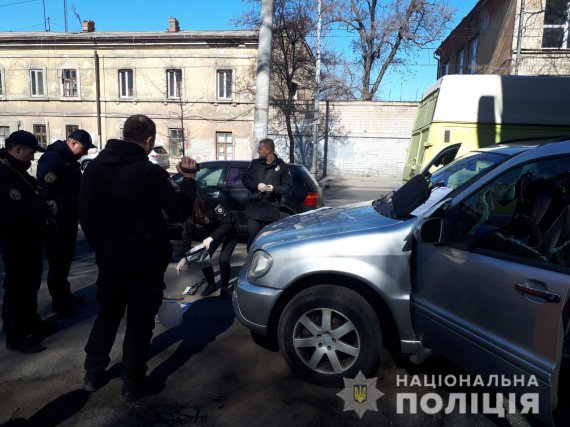 У Одесі поліцейські вийшли на банду із 5 осіб, лідери якої у 2018-му році поранили та пограбували інкасаторів
