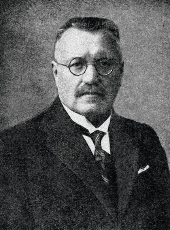 Олександр Лотоцький у 1927–1930 роках очолював Міністерство внутрішніх справ уряду Української Народної Республіки в екзилі, яке працювало у Варшаві