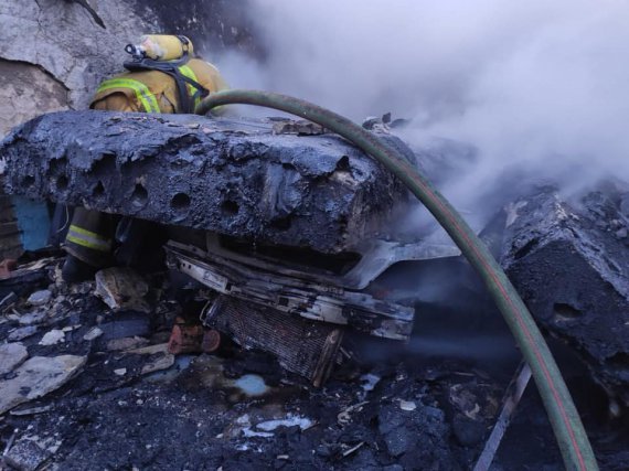 На территории гаражного кооператива на улице Крайней в Киеве произошел пожар со взрывом. Пострадал 33-летний мужчина