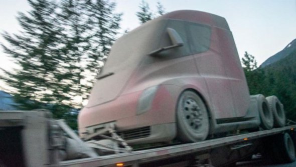 Вантажівку Tesla випробували на Алясці
