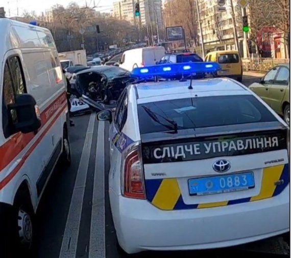 В Киеве автомобиль службы такси попал в смертельную аварию