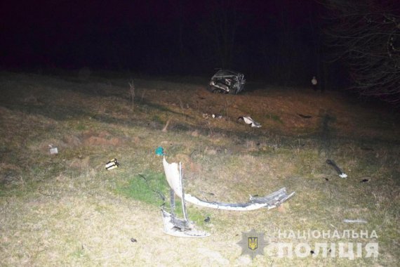 На Вінниччині 16-річний за кермом Lexus злетів у кювет. Двоє пасажирів загинули
