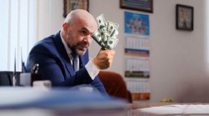 Екстрадований із Болгарії Олексій Левін просить у голови Херсонської облради Владислава Мангера млн за своє мовчання у справі про вбивство активістки Катерини Гандзюк