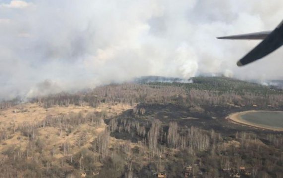 У Чорнобильській зоні продовжується ліквідація  масштабної пожежі