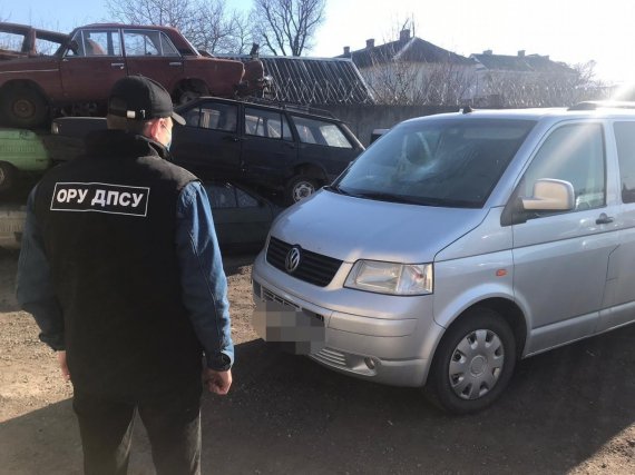 На Волыни контрабандист сбил полицейского. Злоумышленника задержали