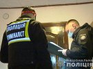 В Шаргороде Винницкой области 52-летний мужчина угрожал ружьем своему соседу. А потом открыл огонь по полицейским