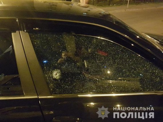 В Киеве водитель Range Rover обстрелял БМВ, потому что его якобы подрезали