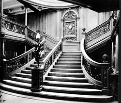 Большая Лестница Титаника получила шикарное декорирование