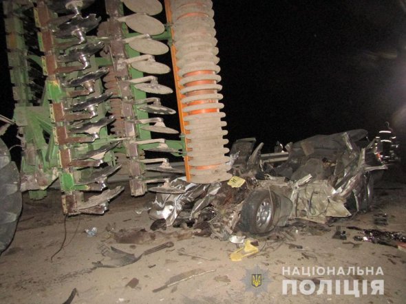На Житомирщині у смертельній аварії зійшлися  трактор John Deere та легковик Peugeot 40