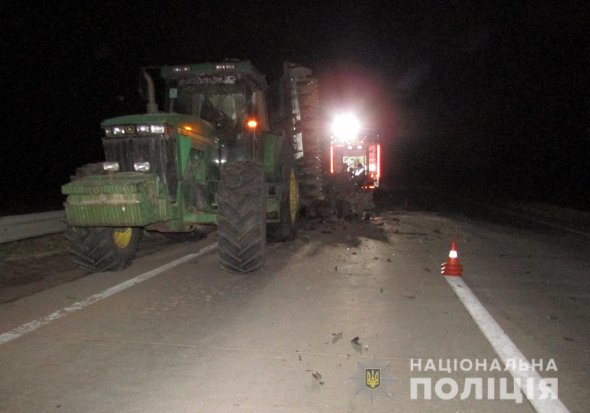 Загинули водій та пасажир легковика. Ще один 21-річний чоловік - у лікарні