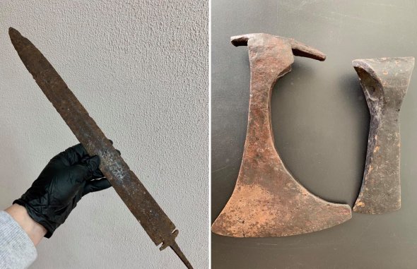 В посылках в Германию и Великобританию отправили древний меч и секиры