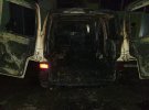 У Харкові палаючий  мікроавтобус Volkswagen Transporter врізався у будівлю