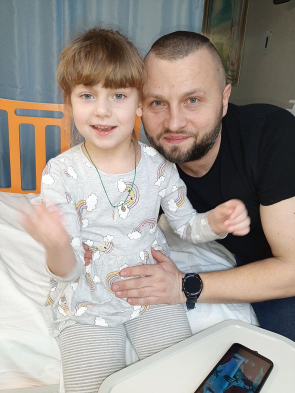 5-летняя Арина Мовчанюк из города Коростышев Житомирской имеет болезнь Баттена