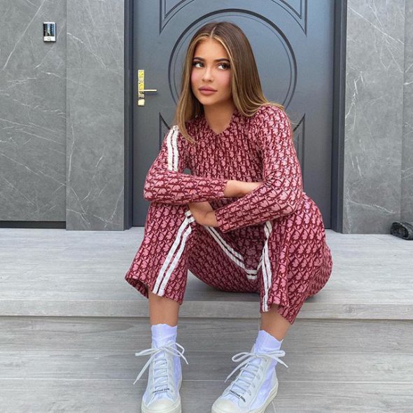 Американська модель і наймолодша мільярдерка світу 22-річна Кайлі Дженнер опублікувала кілька постів різного характеру