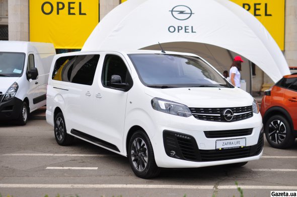 Нові Opel на "Агро-2020"