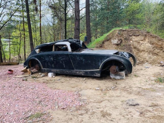 На Киевщине нашли старинный автомобиль