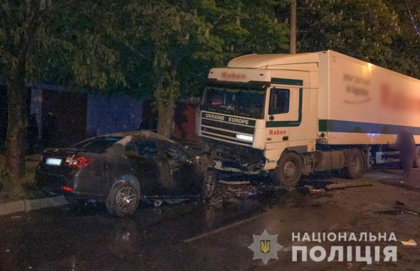 На Полтавщине водитель и пассажирка легковушки Chevrolet Epica погибли в результате столкновения с грузовиком