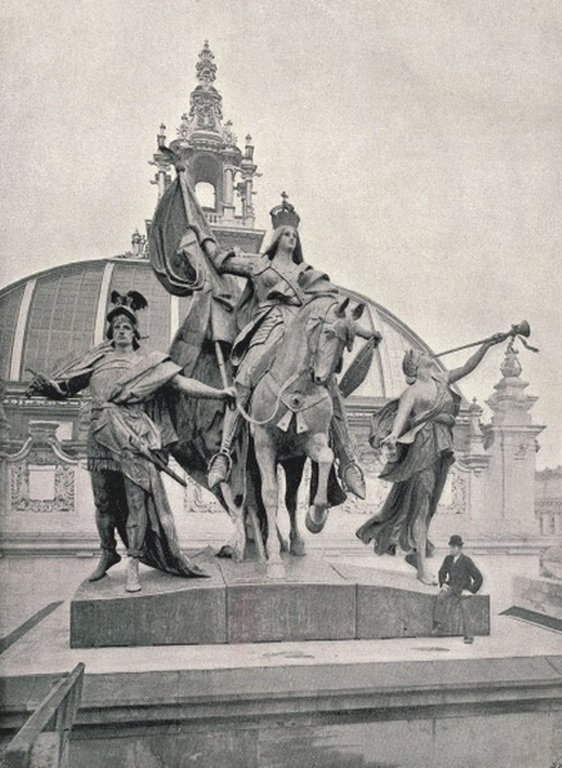 Скульптура "Германия", располагавшаяся на крыше Рейхстага