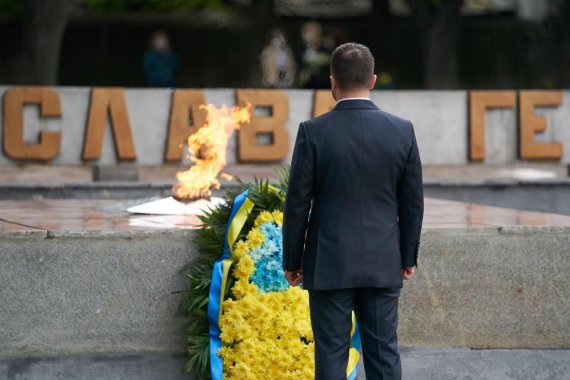 Зеленський вшанував пам’ять загиблих у Другій світовій війні